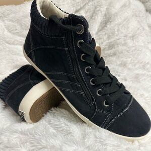 High top casual shoe